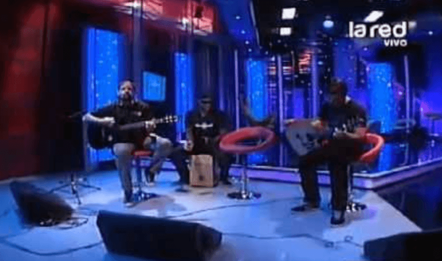 Sepultura en una presentación acústica en televisión, 2011